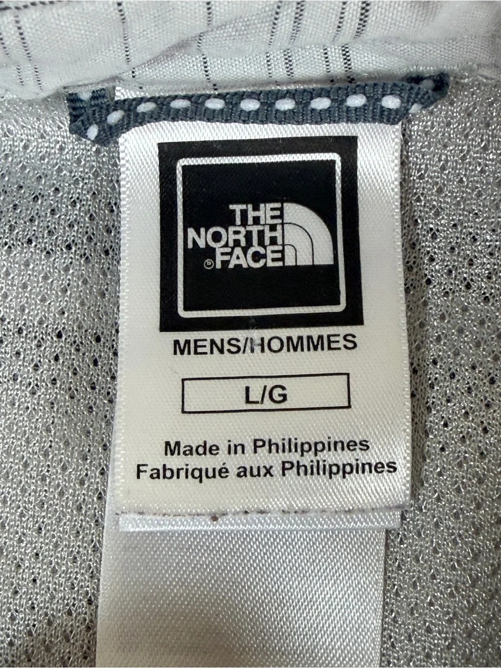 The North Face Men's Button-Down Plaid‎ Shirt in White and Gray